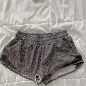 lululemon hotty gray hot shorts